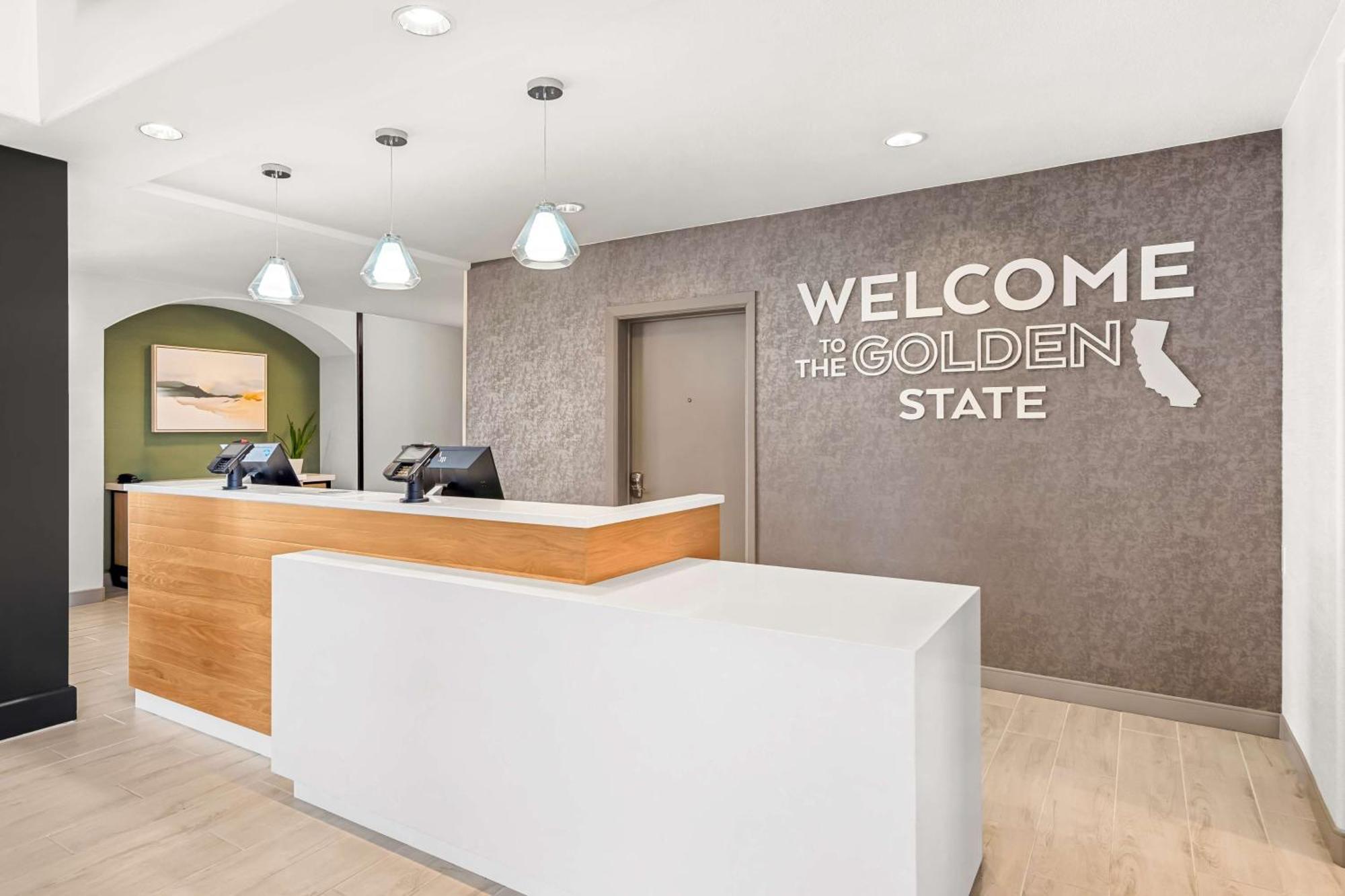 Hampton Inn Morgan Hill Buitenkant foto
